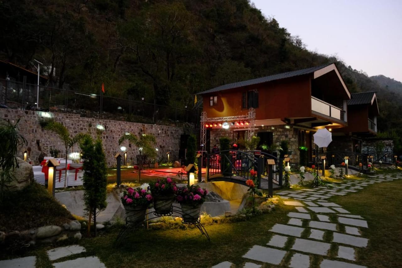 Granny'S Den Resort Rājpur Exterior photo