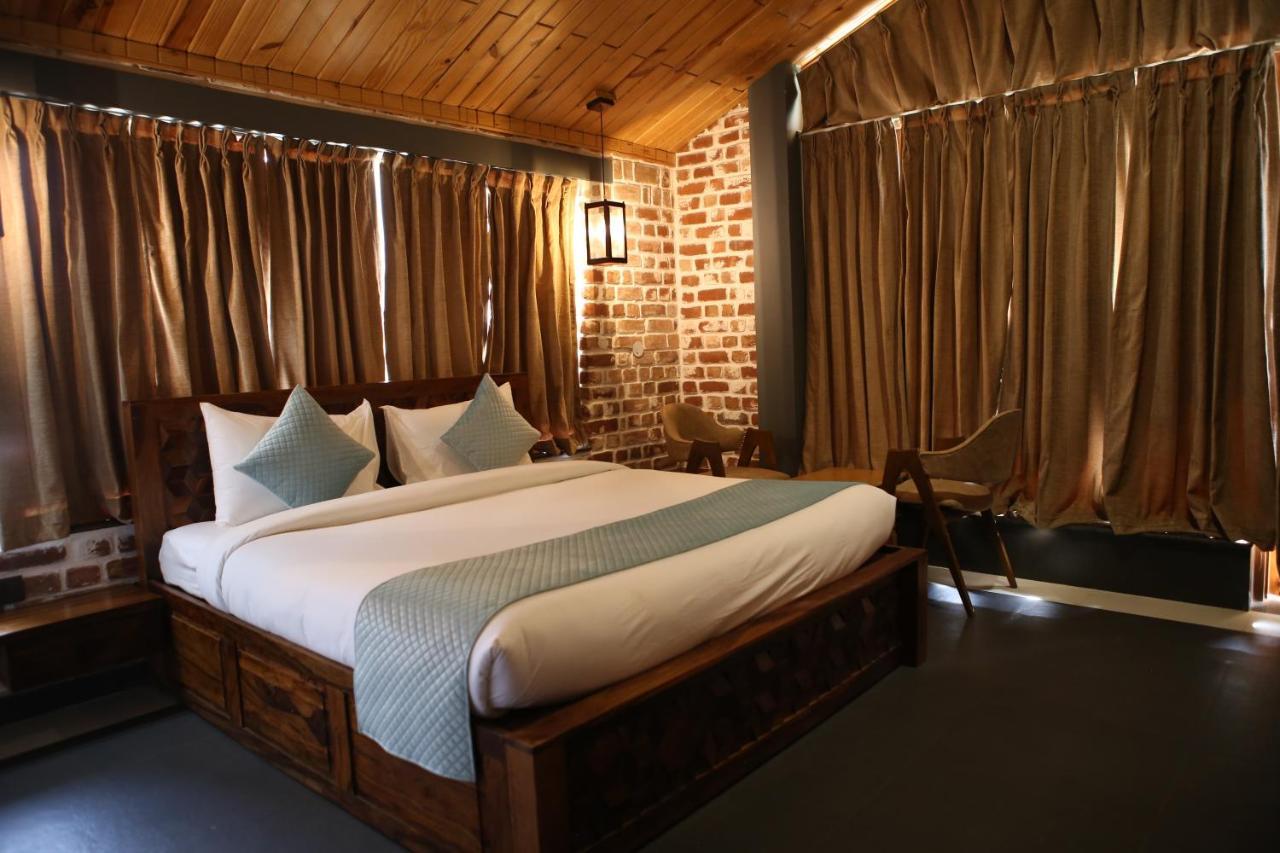 Granny'S Den Resort Rājpur Exterior photo