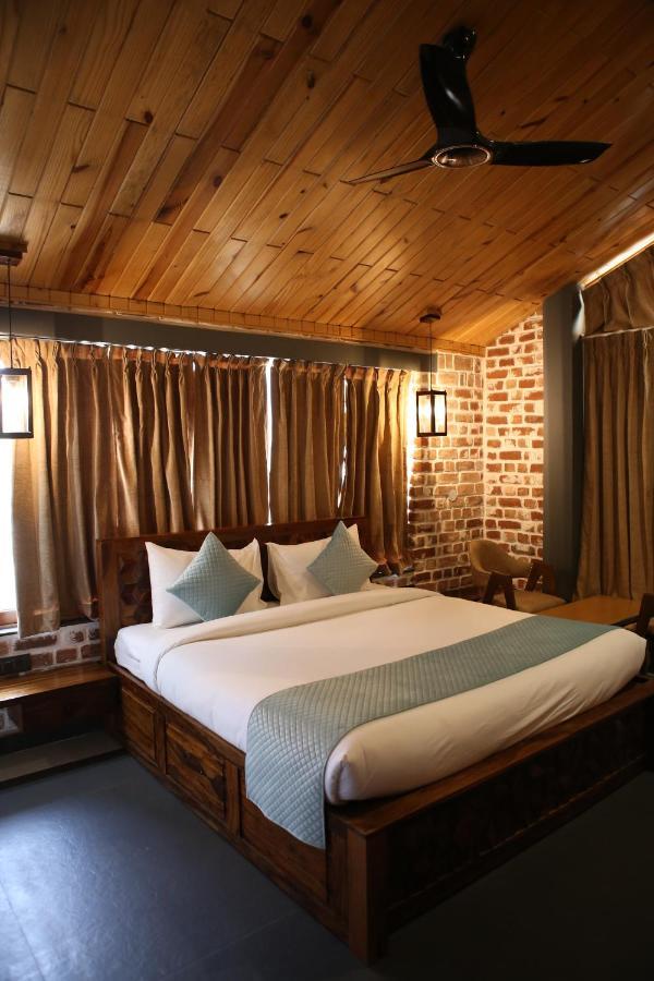 Granny'S Den Resort Rājpur Exterior photo
