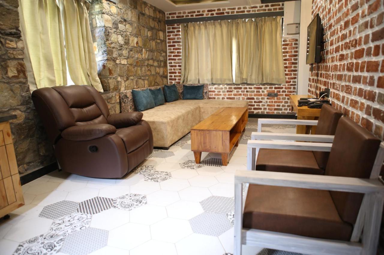 Granny'S Den Resort Rājpur Exterior photo